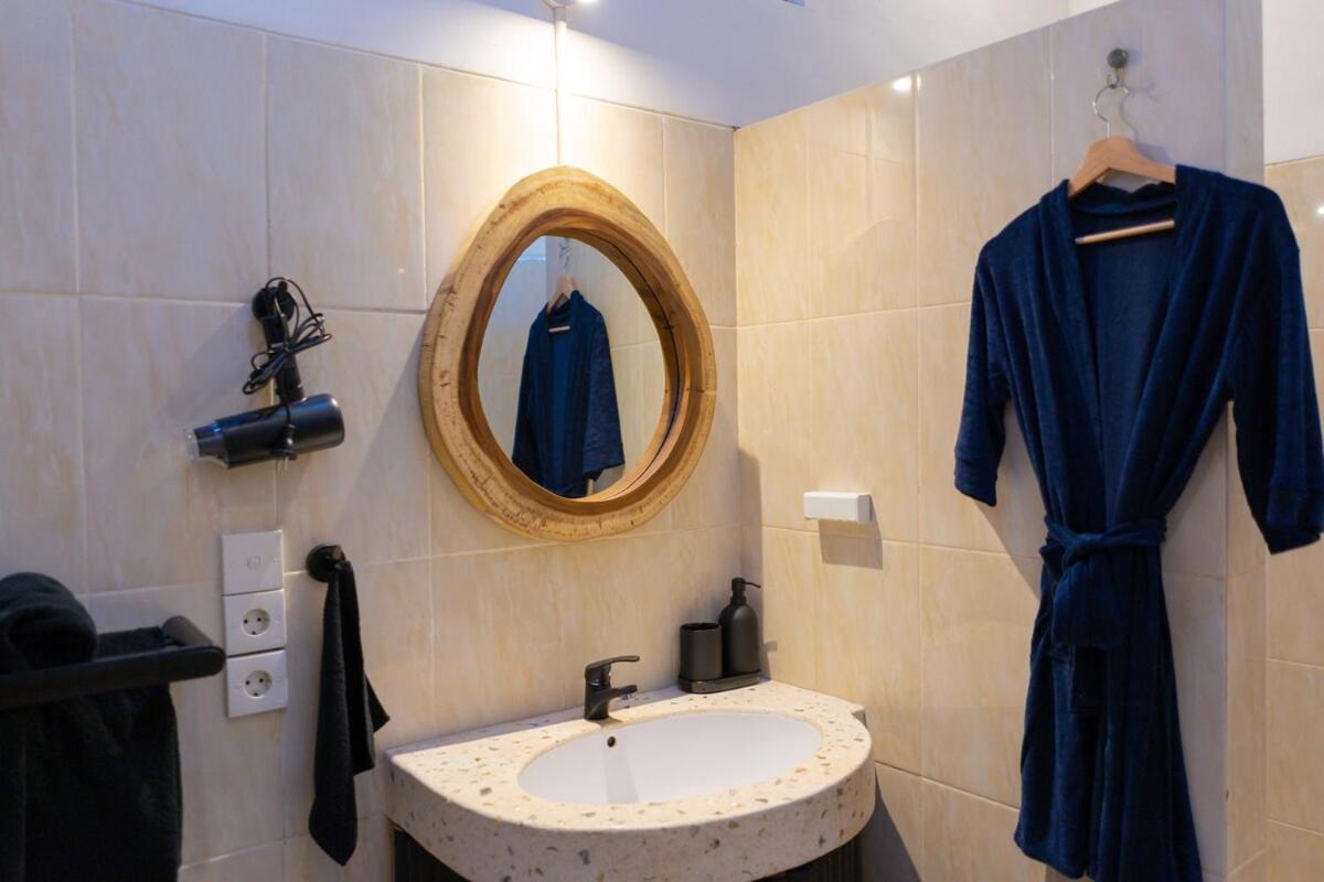 Peaceful 2br with pool & garden - 3