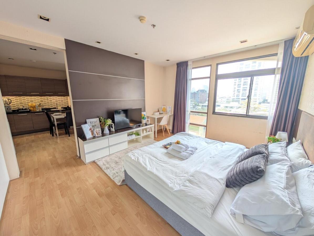 Executive Suite 1BR and Sofa Bed 150m to Nana BTS - 3