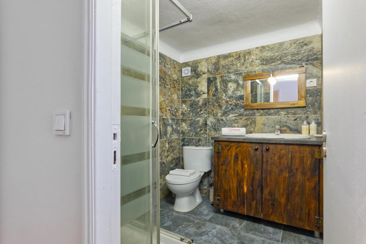 NEW! Family Apartment on the Walls of Lisbon - 3