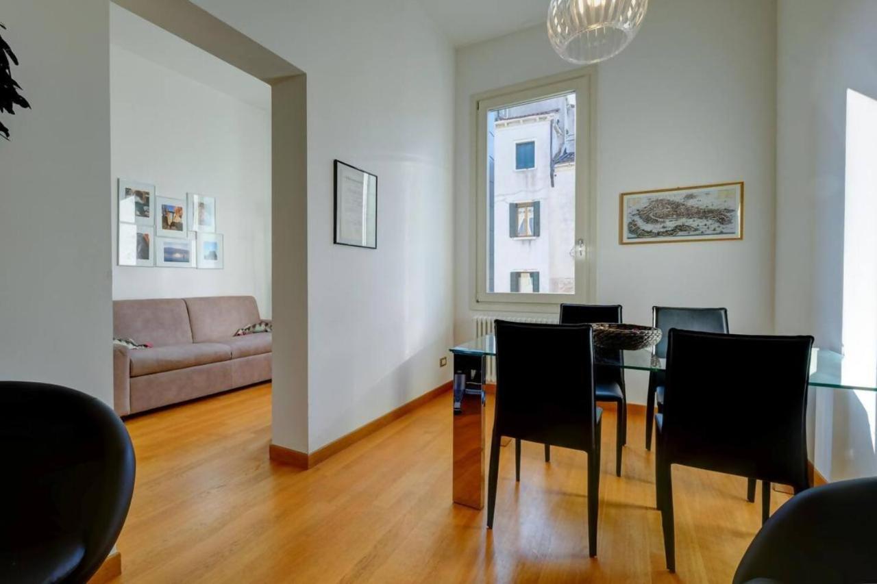 Rio Ca' Foscari a San Pantalon - 4