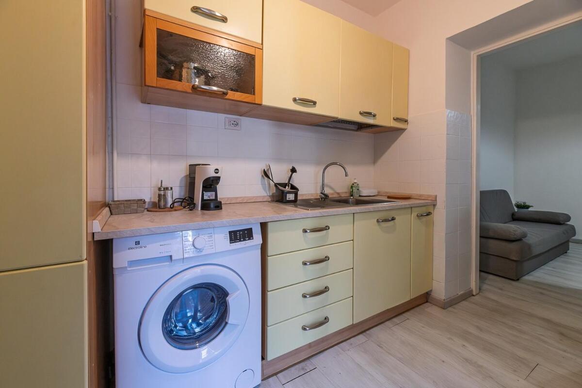 Delightful Tourist Apartment - 5