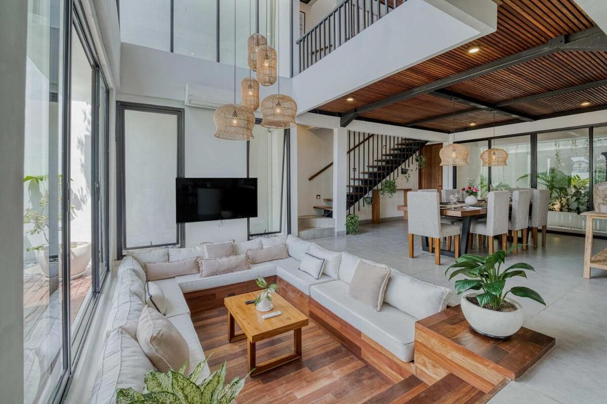 Auraya Vista - Luxurious 4BR in Uluwatu