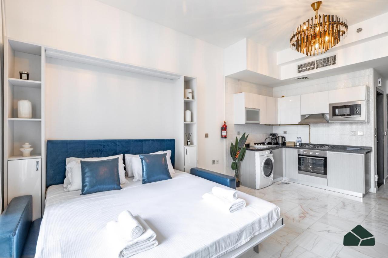 Cozy Studio with City Views at Bayz by Danube by BMS - 5