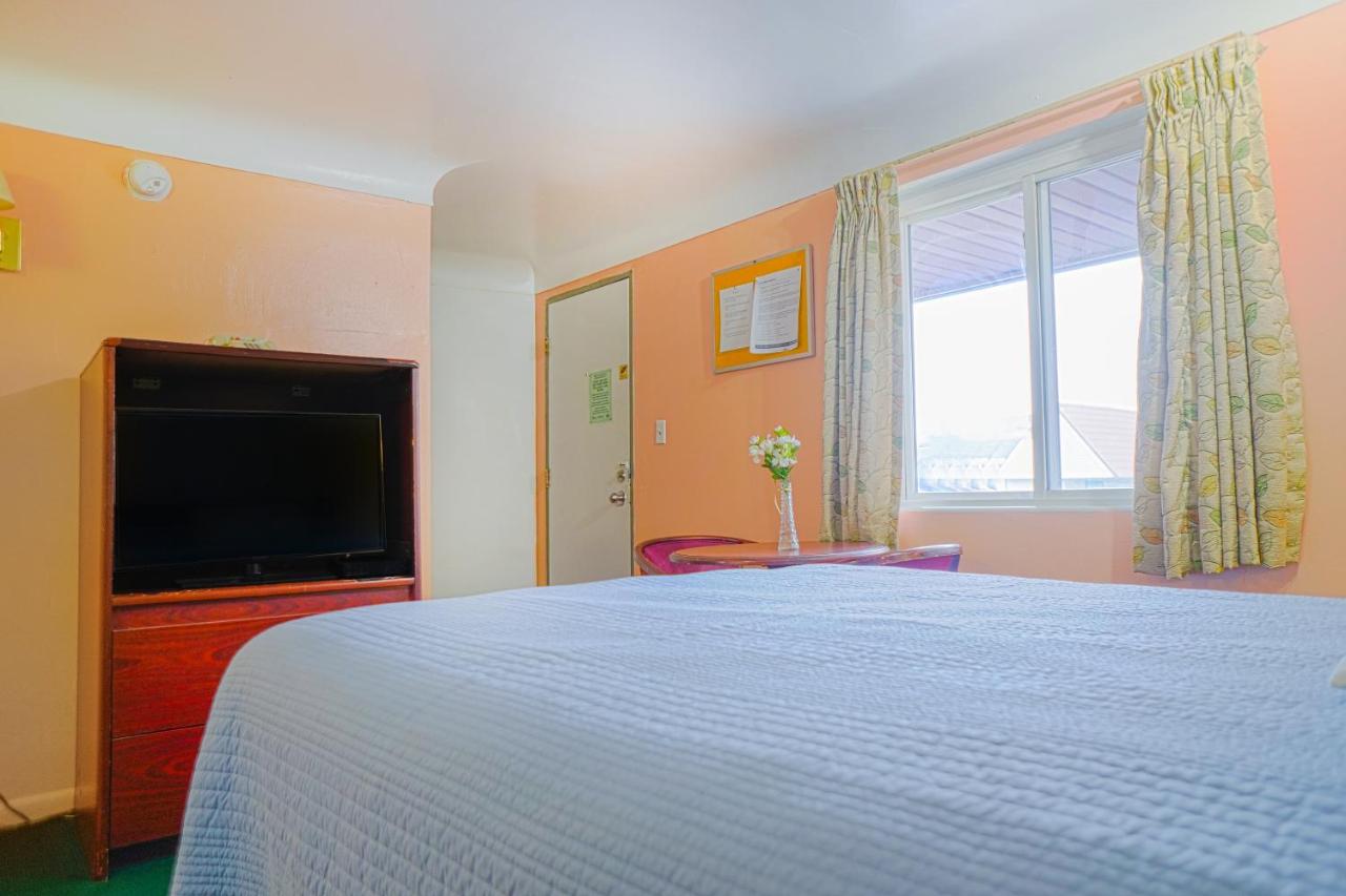 Paradise Motel — photo 19