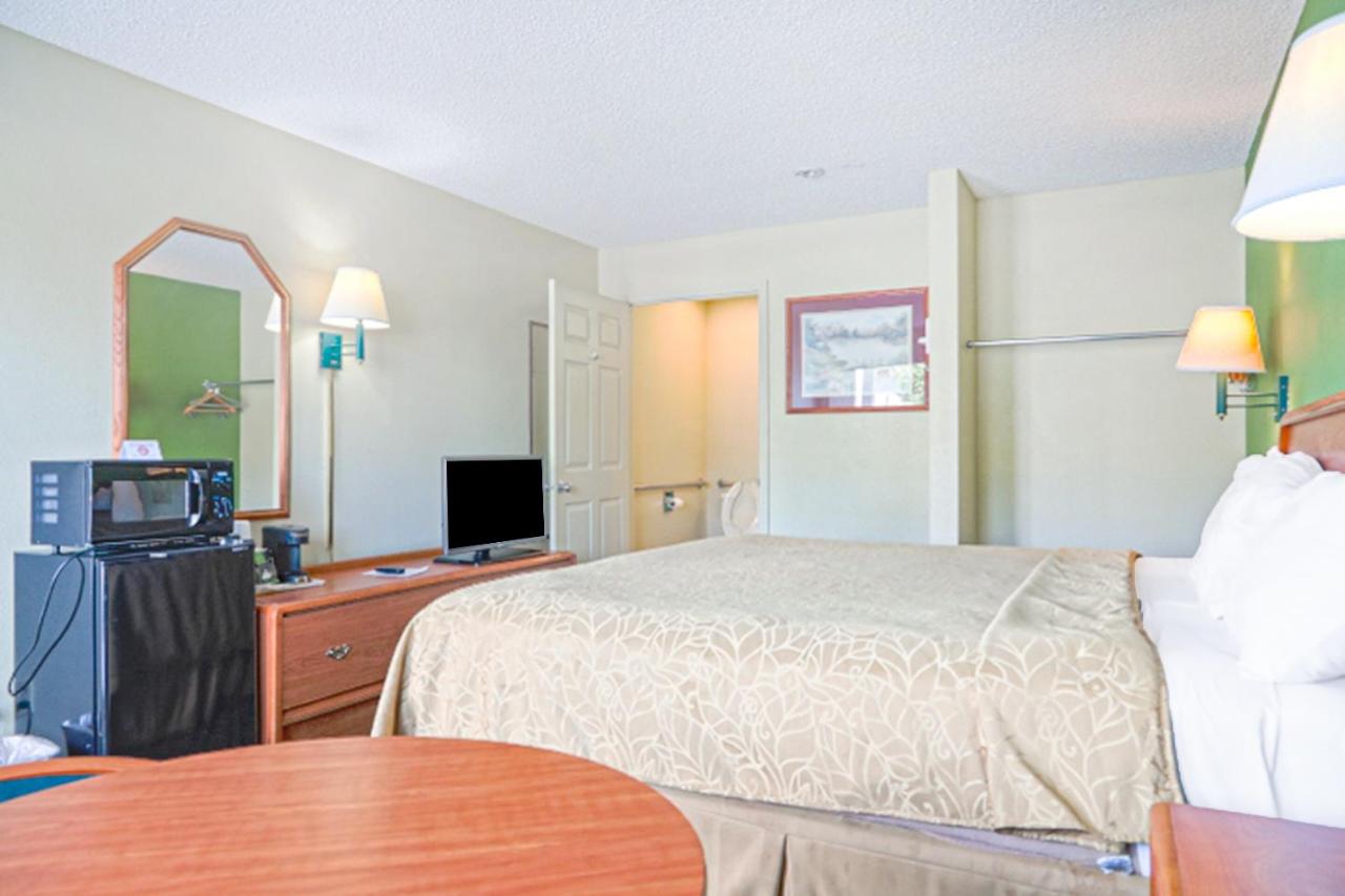 Economy Inn Ashburn GA I-75 — photo 19
