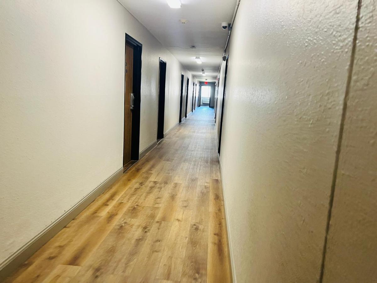 Rosewood Inn By OYO Union City I-69 — photo 17