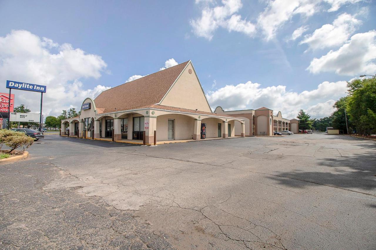 2820 Cassopolis St, Elkhart, IN 46514, United States — photo 4