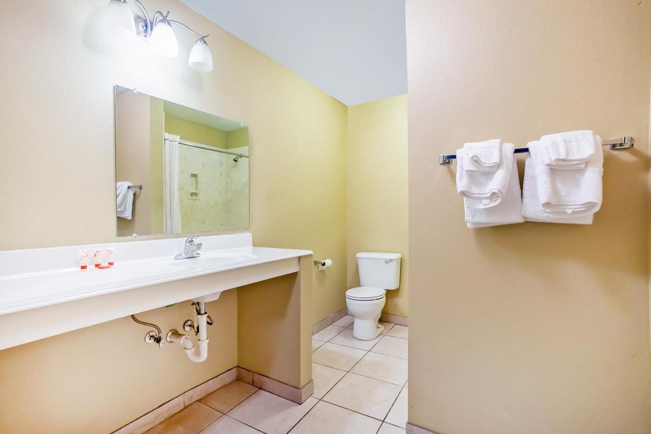OYO Hotel Jacksboro TX - Fort Richardson — photo 15