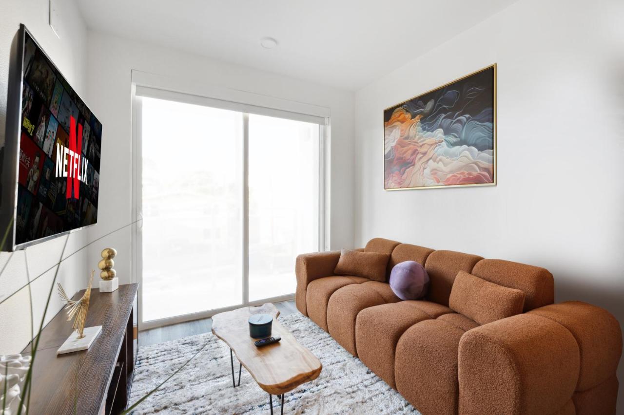 Hollywood 1bdr apt with Pool, Free Parking, Gym - 5