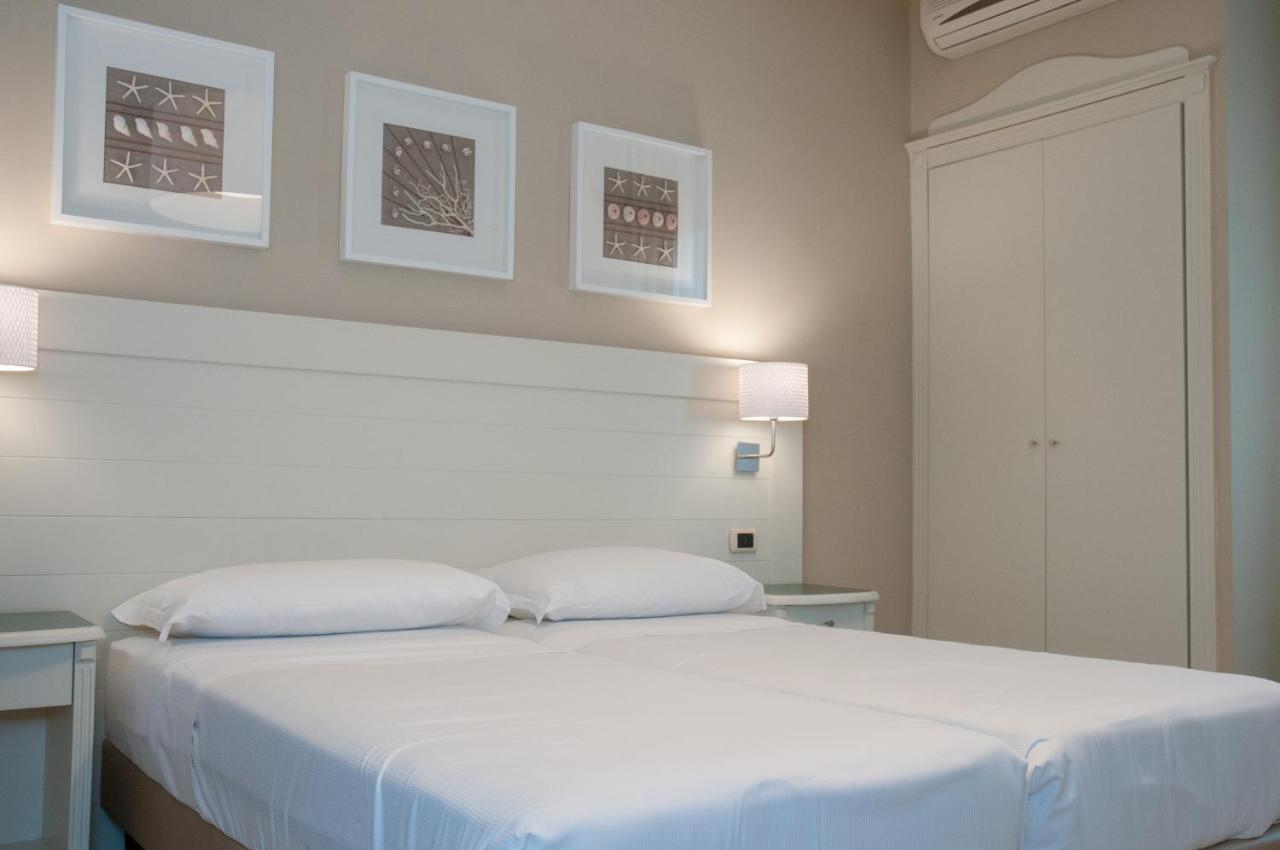Astoria Hotel photo