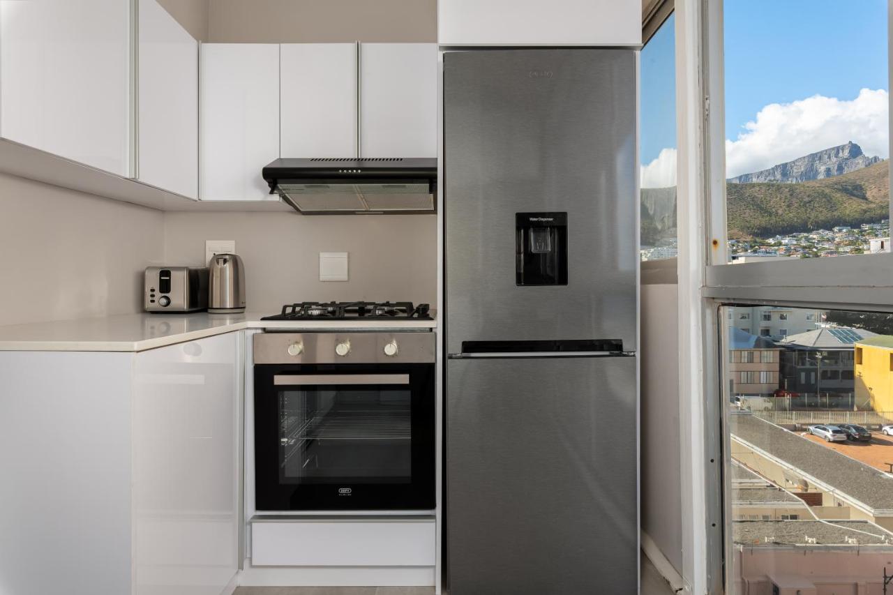 Stylish Sea Point Apartment - 3