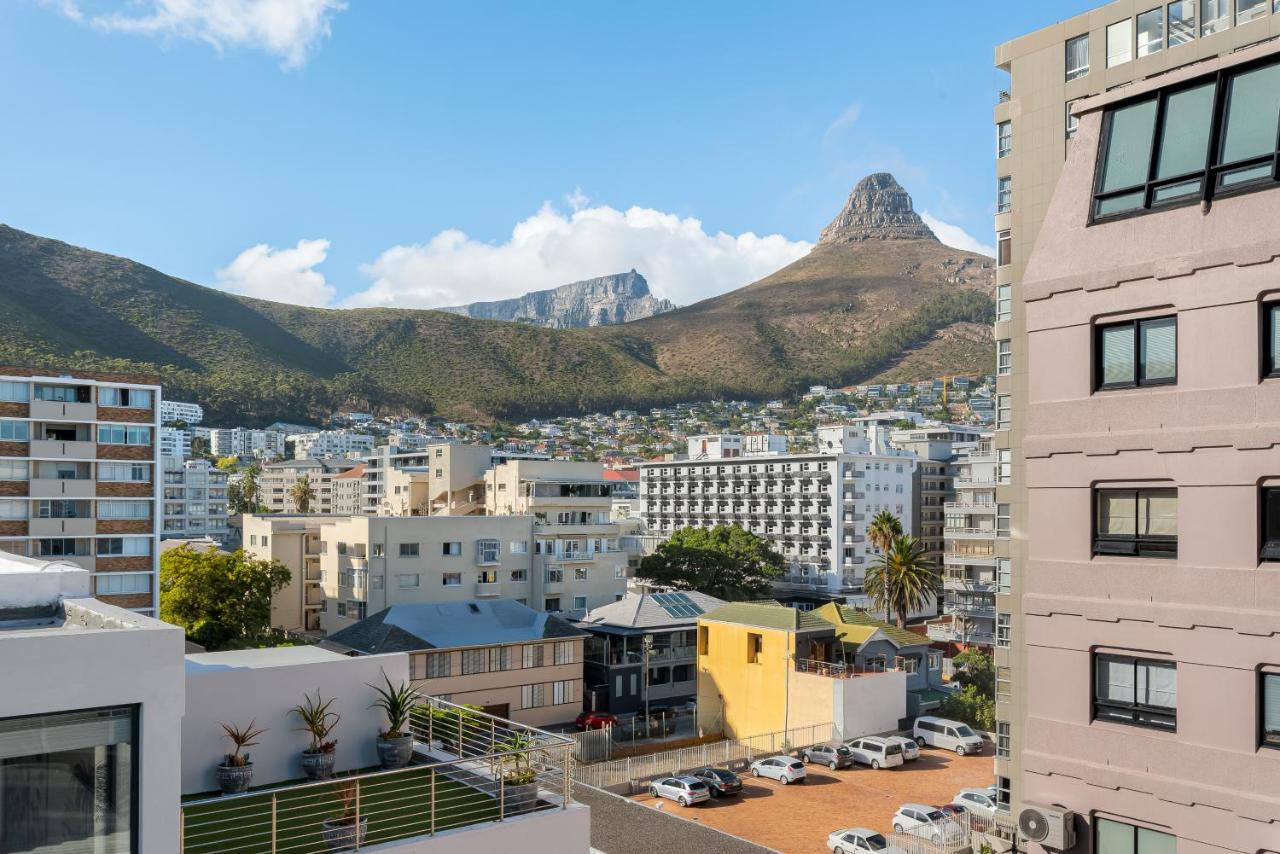 Stylish Sea Point Apartment - 2