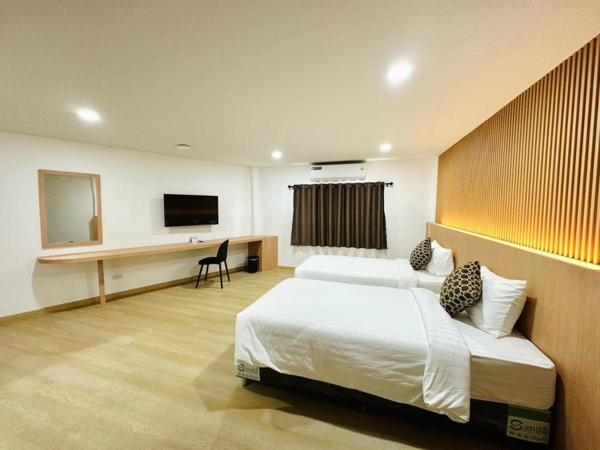 The Cozy77 - No Parking - 2