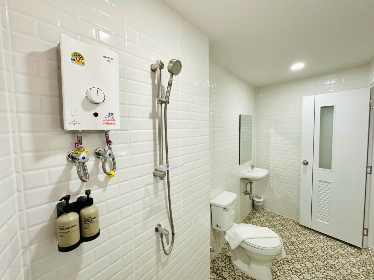 The Cozy77 - No Parking - 3