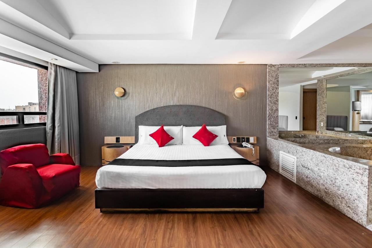 Capital O Andrade, Mexico City - 2