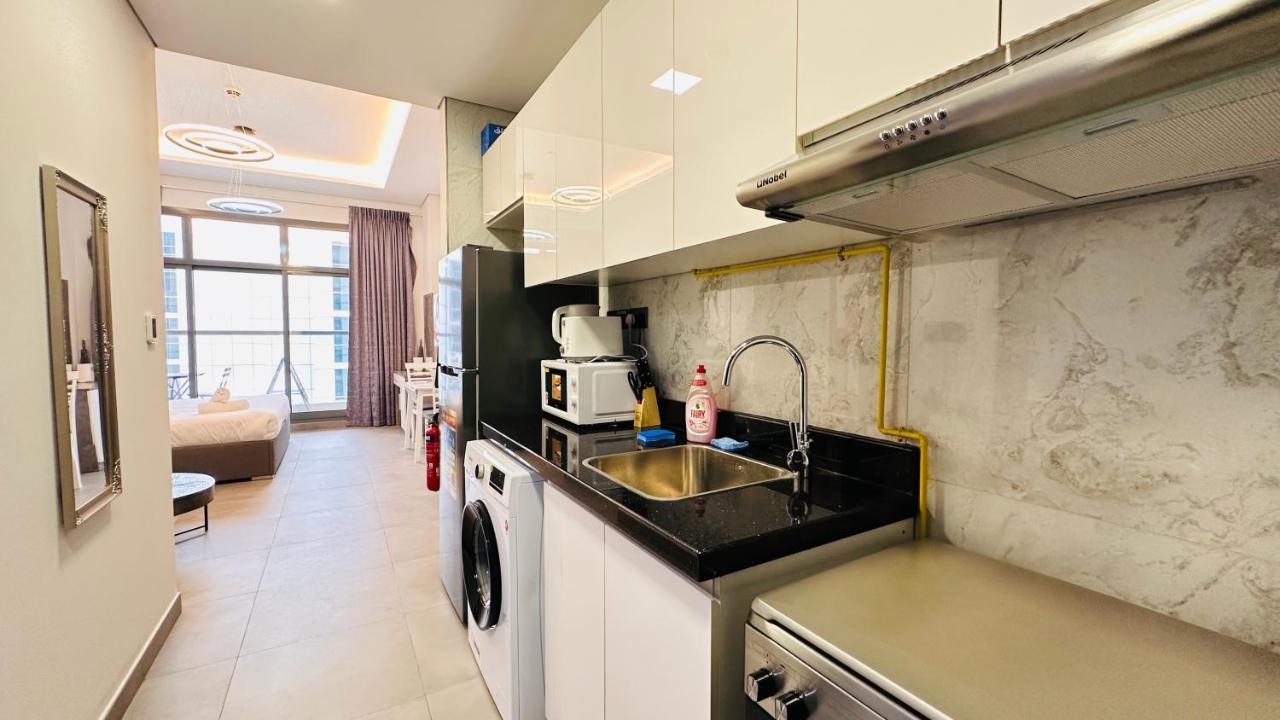 Upscale Studio Apartment Palm View with Big Balcony Free Parking by Belvilla - 4