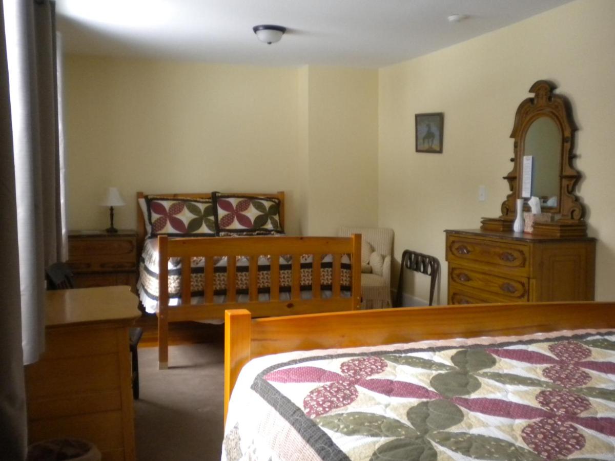 The Caratunk House Hiker Hostel — photo 15