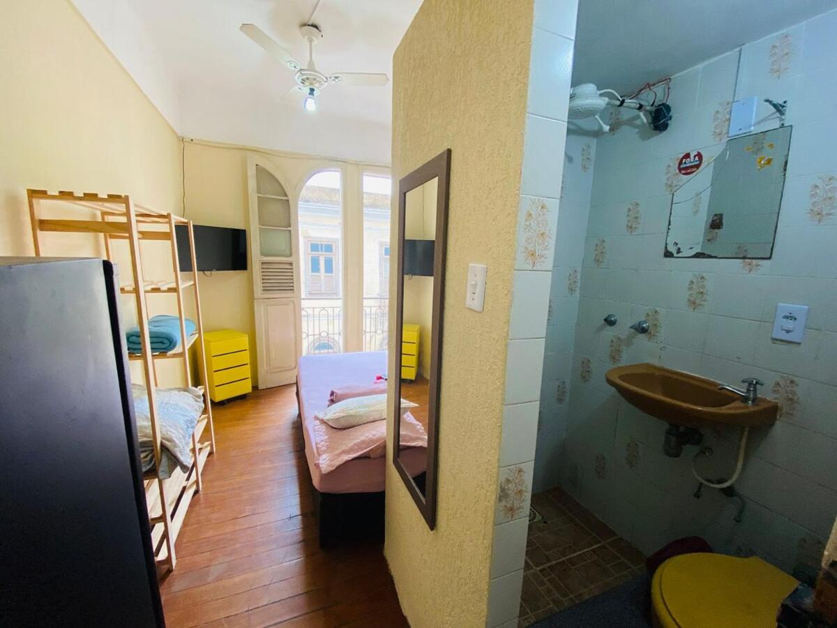 Small simple single suite 305 - 5