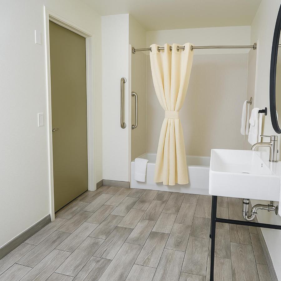 The Woodrose- NEWLY RENOVATED — photo 18