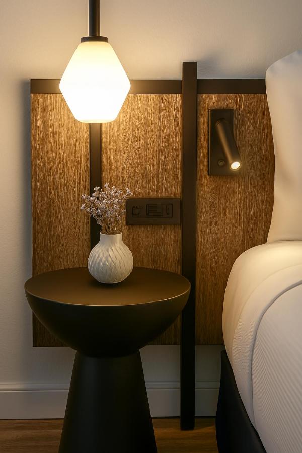 The Woodrose- NEWLY RENOVATED — photo 15