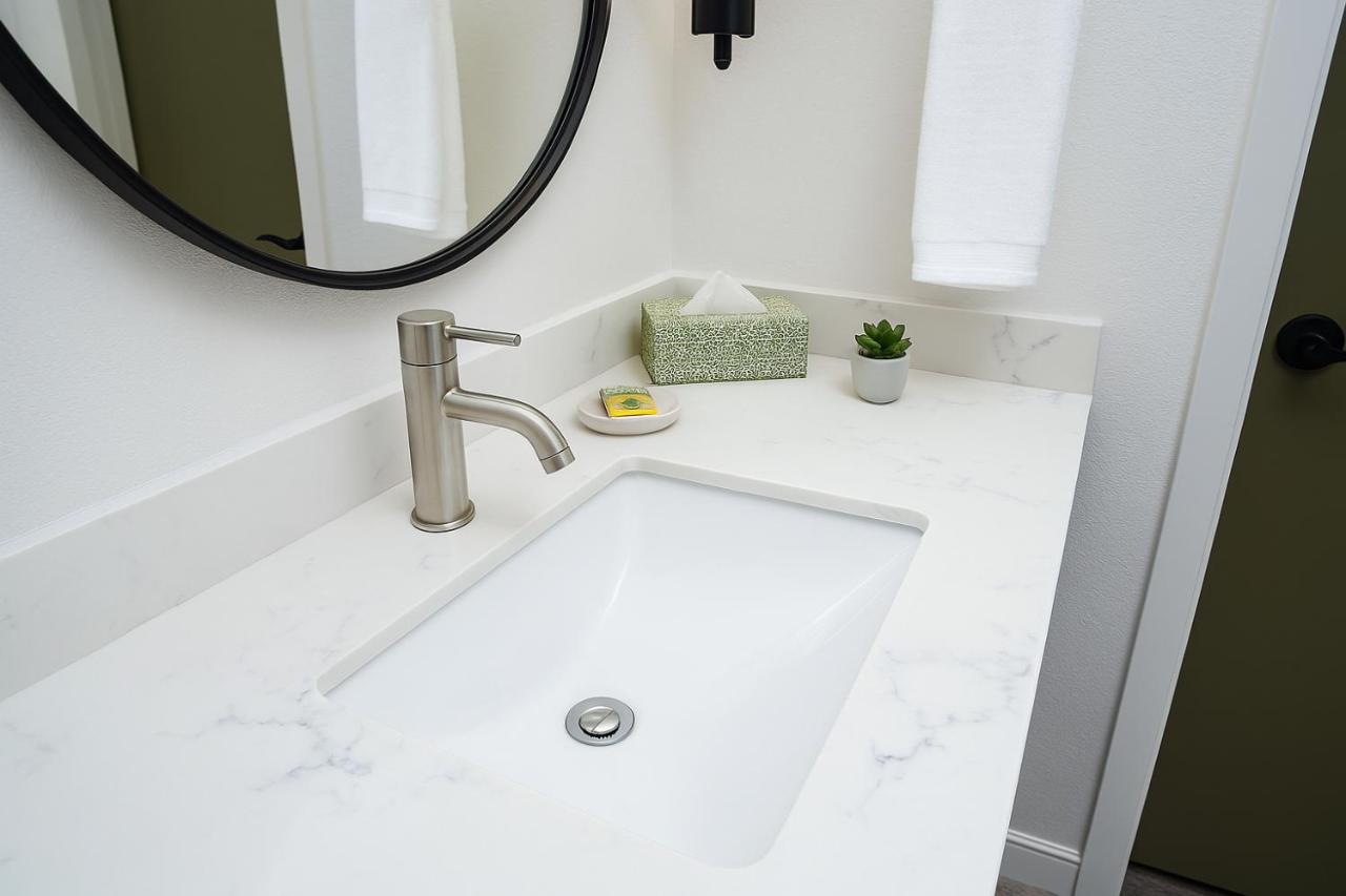The Woodrose- NEWLY RENOVATED — photo 12