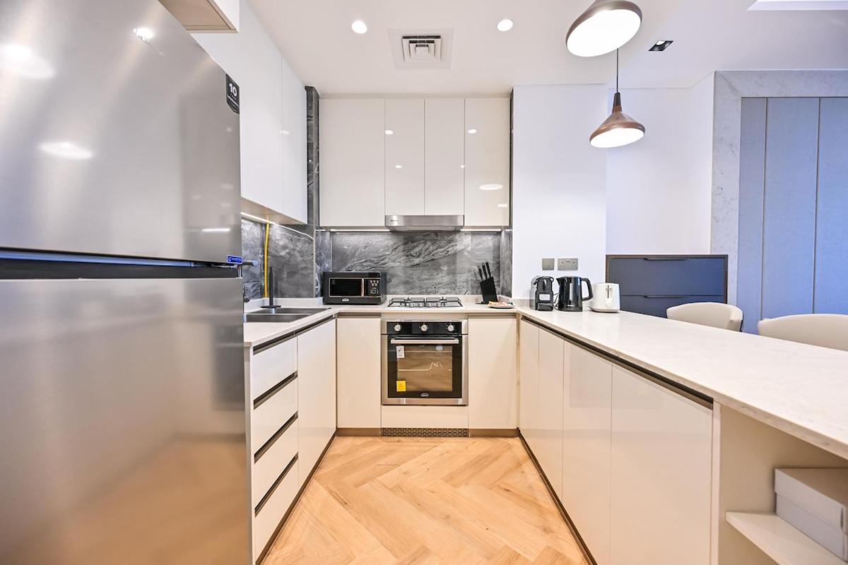 Stunning 1Bdr Luxury with Burj Khalifa View - 5