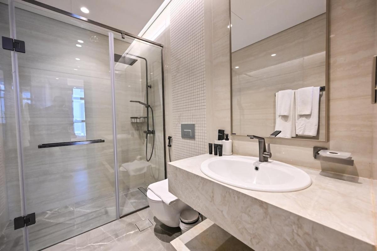 Stunning 1Bdr Luxury with Burj Khalifa View - 3