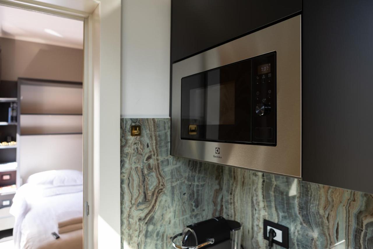 Ponte Vecchio Terrace Suite with Jacuzzi - 3