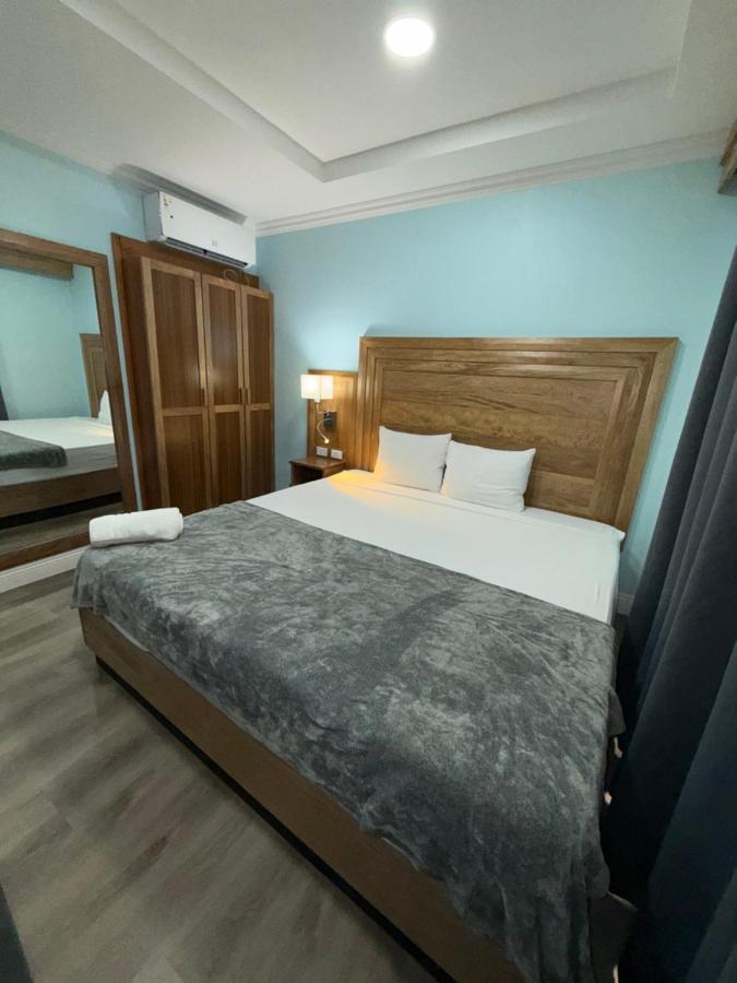 Airport Suites Hotel