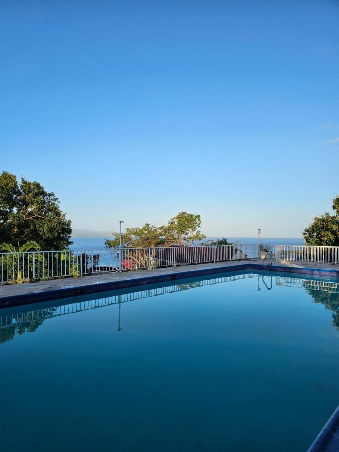 Montego Bay Club Apartments - 4