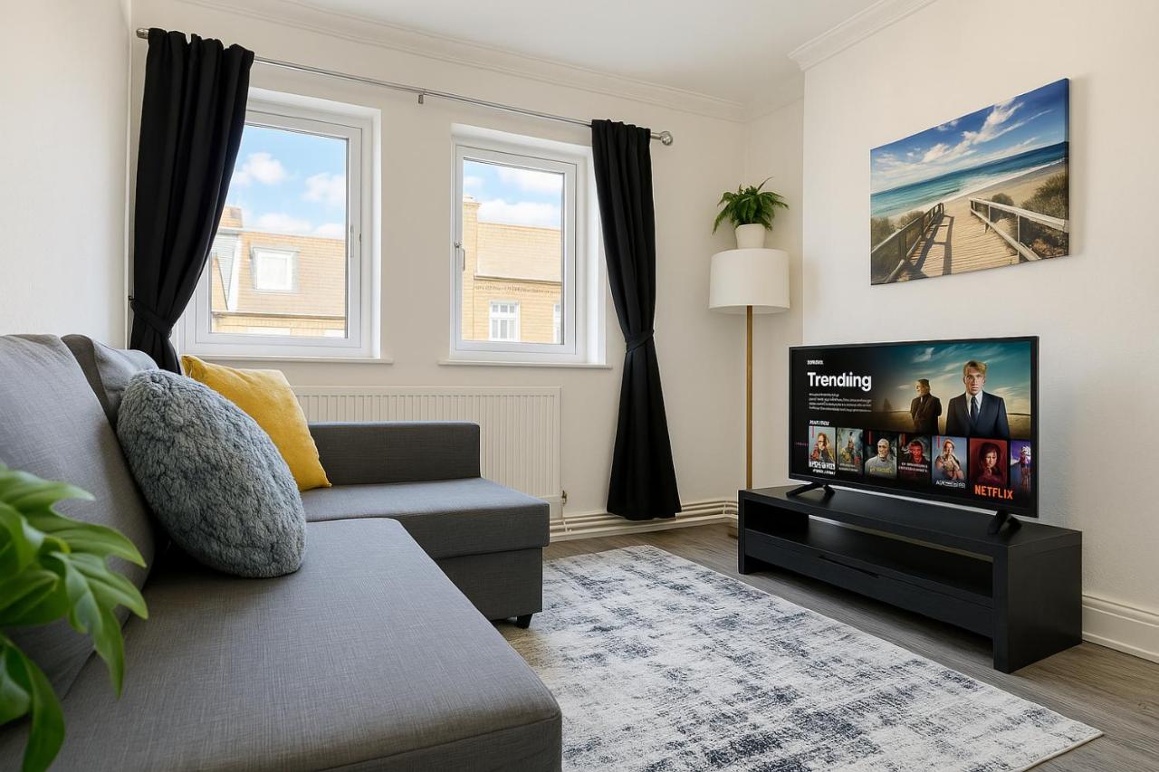 Luxury Flat by Tower Bridge, London - 2 Bedrooms, Free Parking - 5