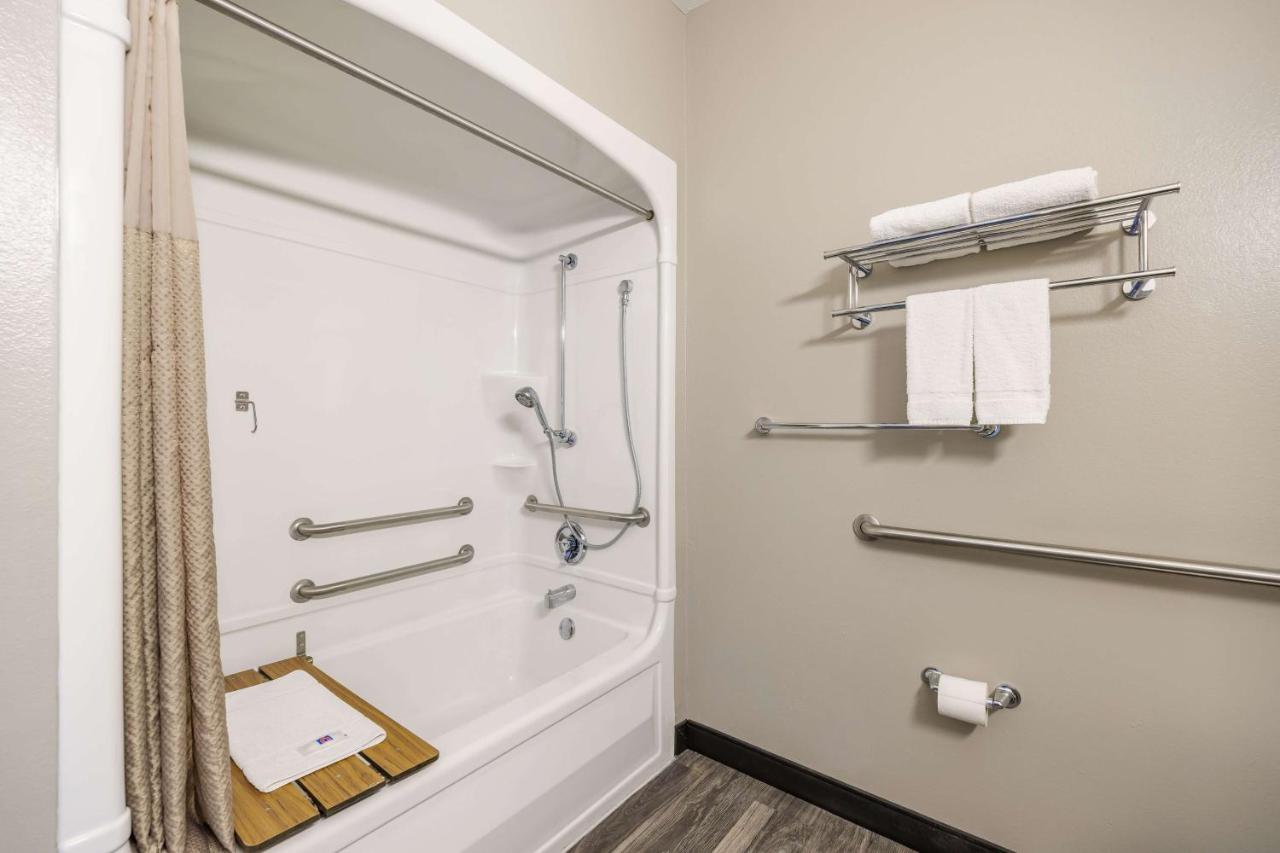 Four-Plex Motel — photo 12