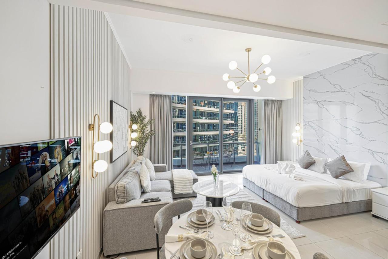 Luxury Studio in Dubai Marina with Canal views - 2
