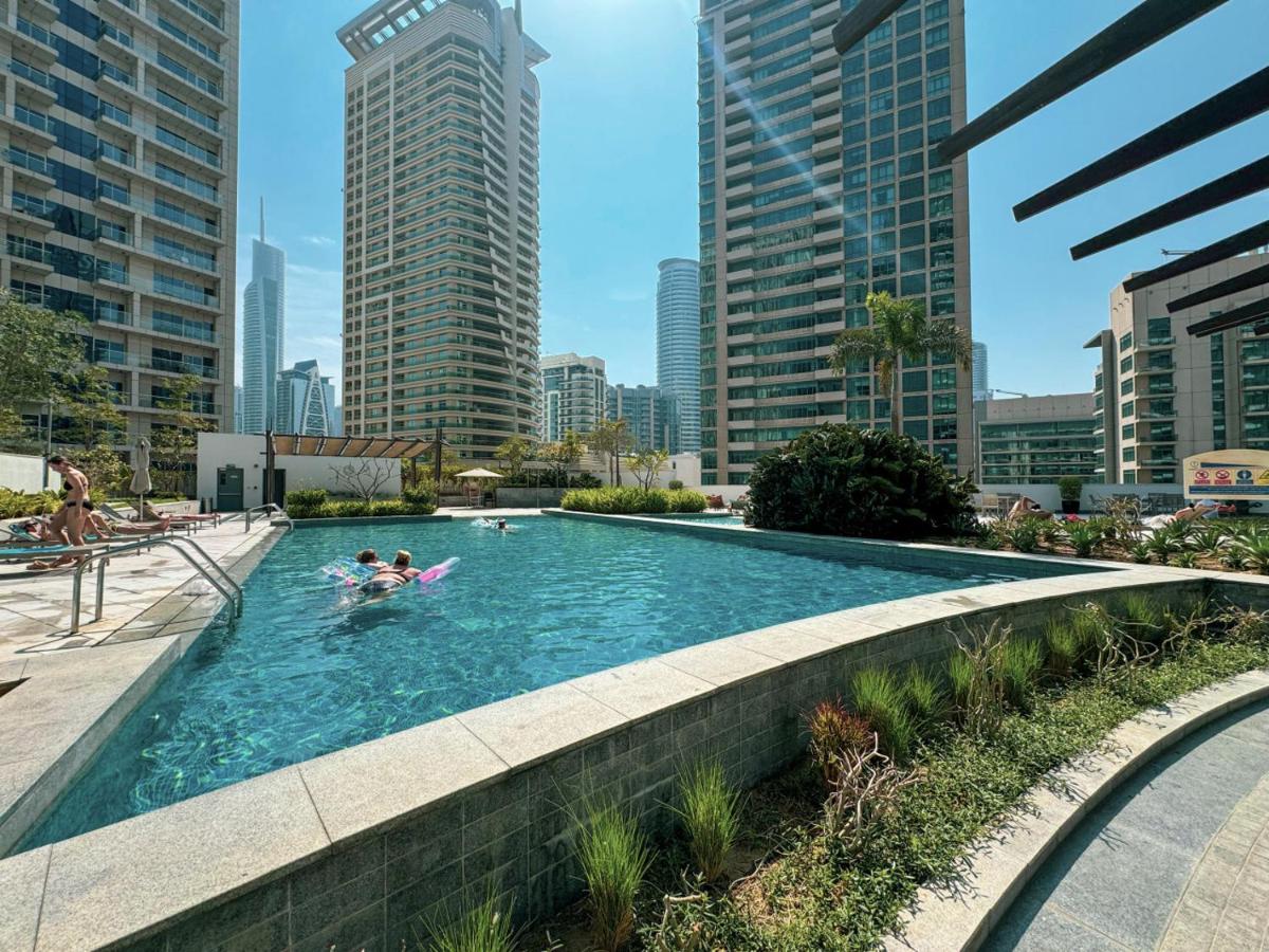 Luxury Studio in Dubai Marina with Canal views - 4