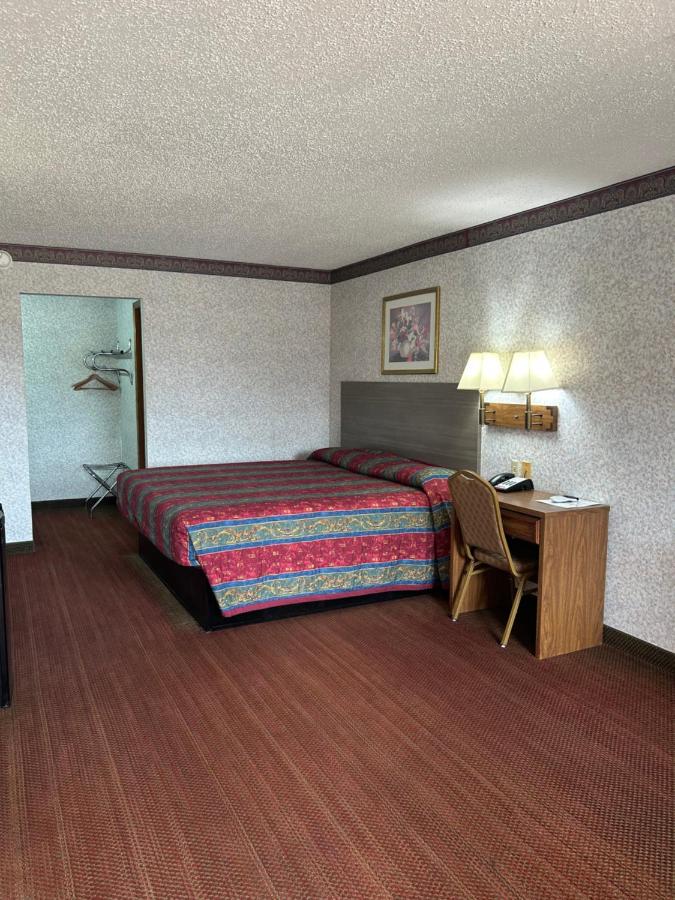 Hillcrest Motel — photo 7