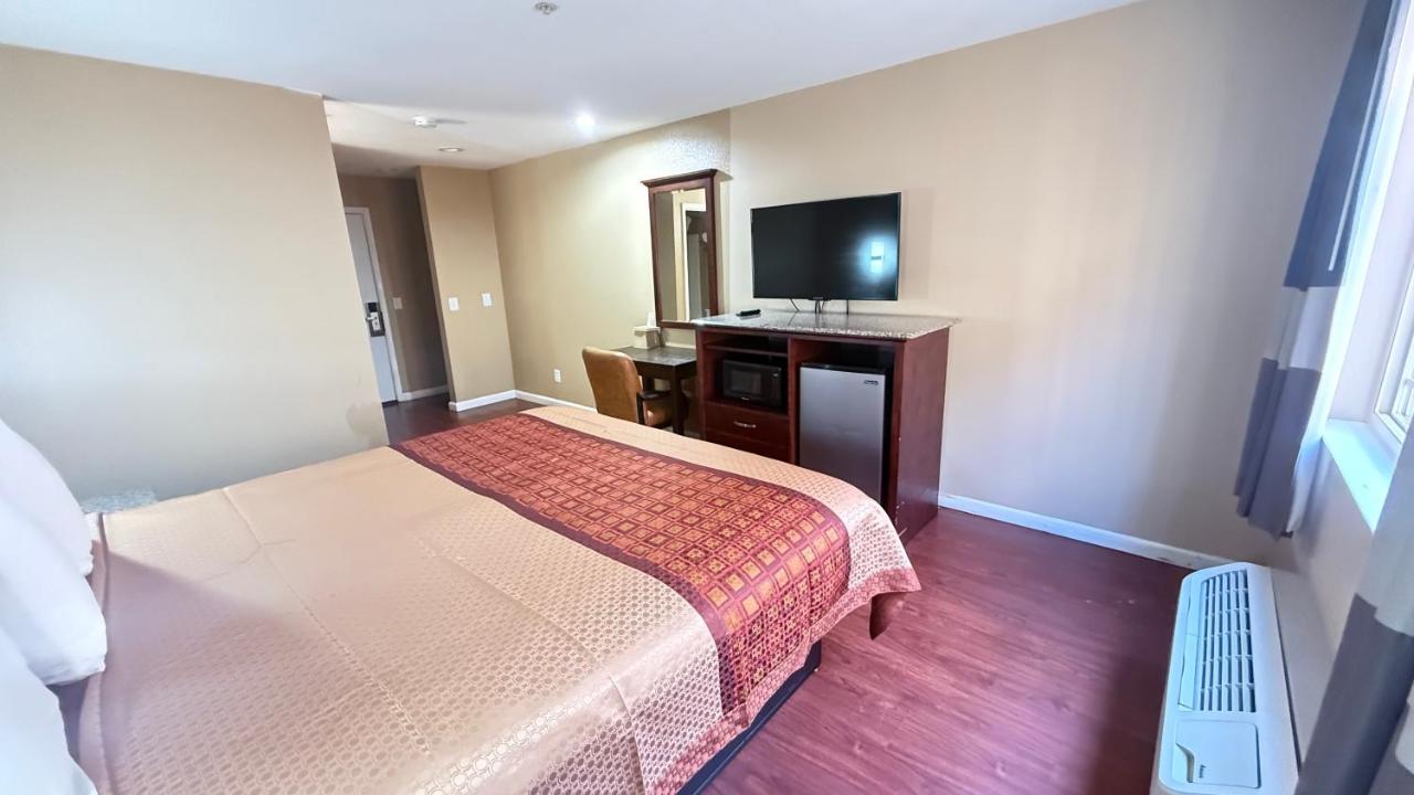 Economy Inn — photo 4