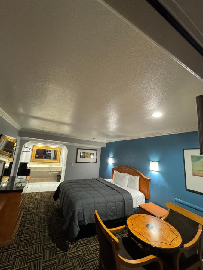 Gardena Towers Inn — photo 20