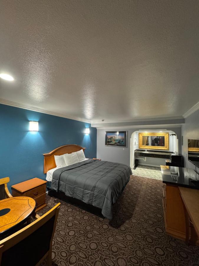 Gardena Towers Inn — photo 24