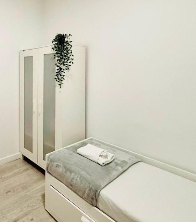 MBZ - Relax Room in Unique Flat