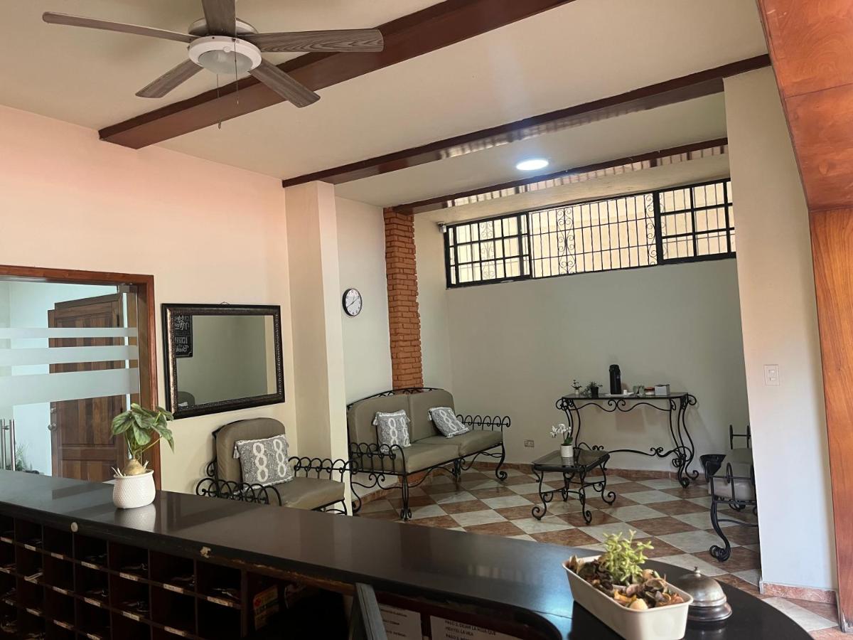 Hotel Plaza Kavia - 4