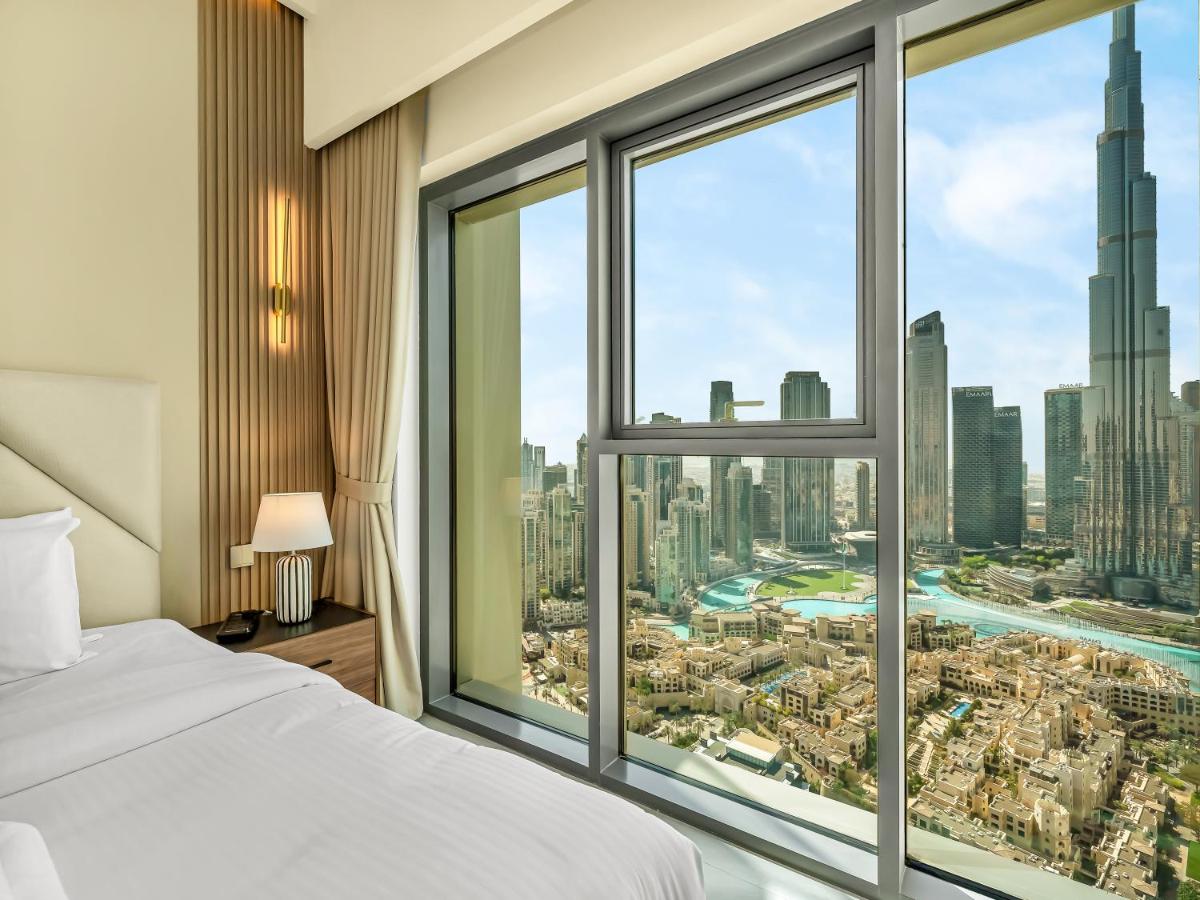 Panoramic Burj Khalifa Views at Burj Royale by Propigo - 2