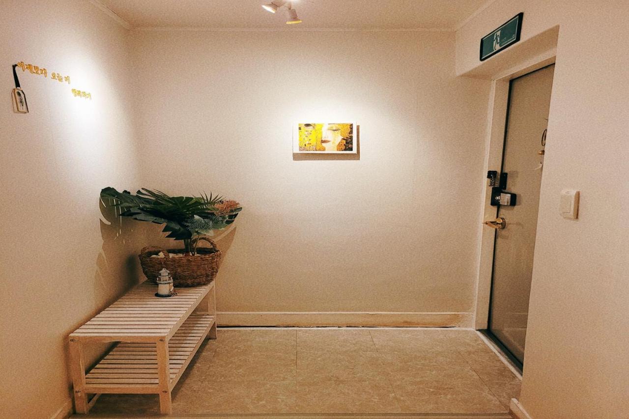 Hongdae 3mins, Q House - 2