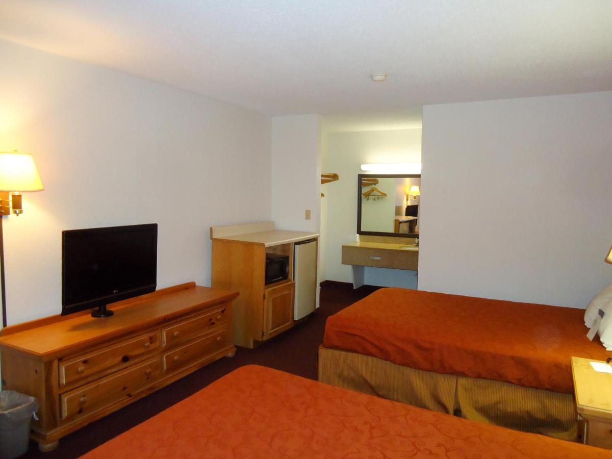 A & W MOTEL — photo 18