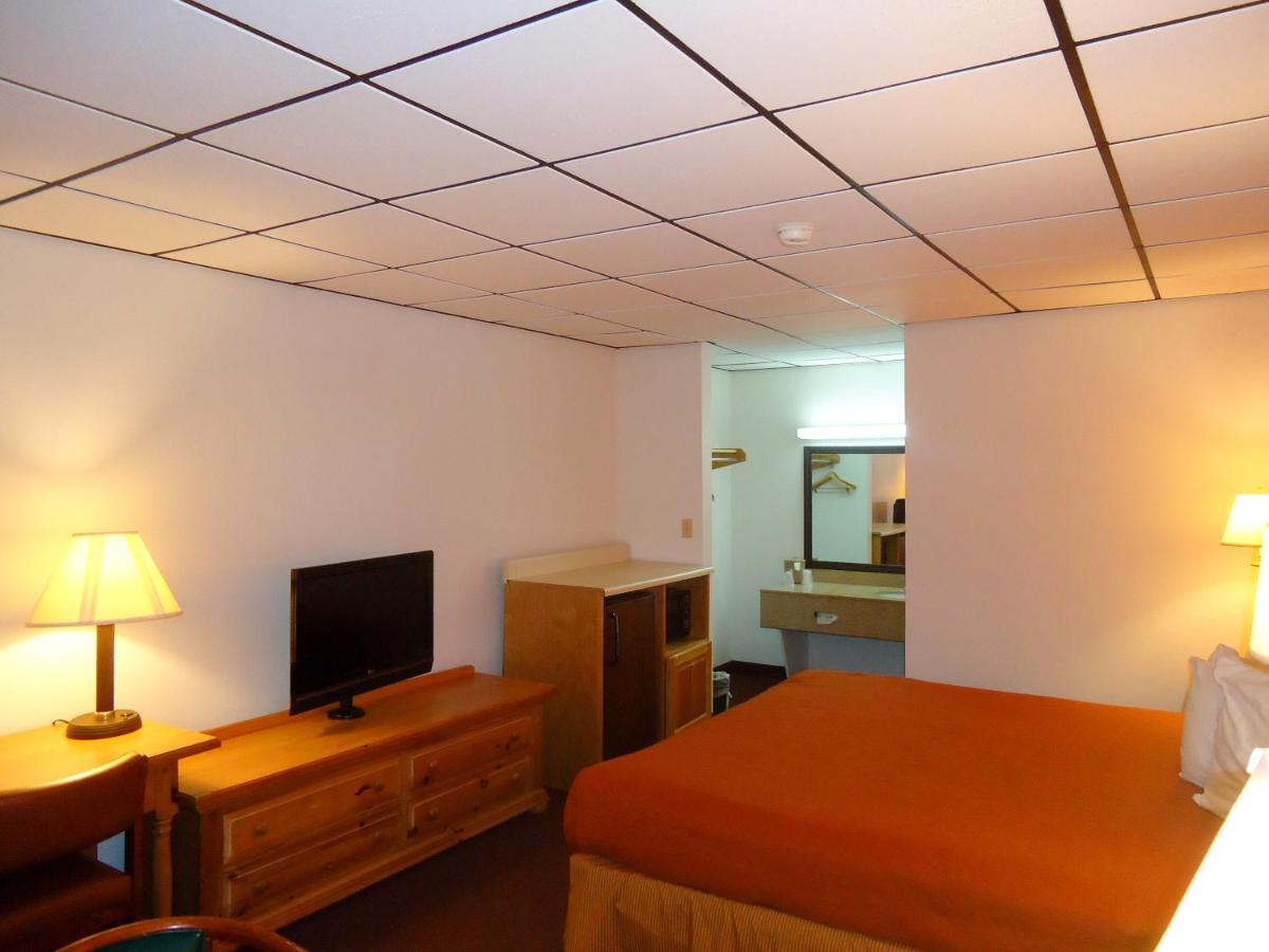 A & W MOTEL — photo 19