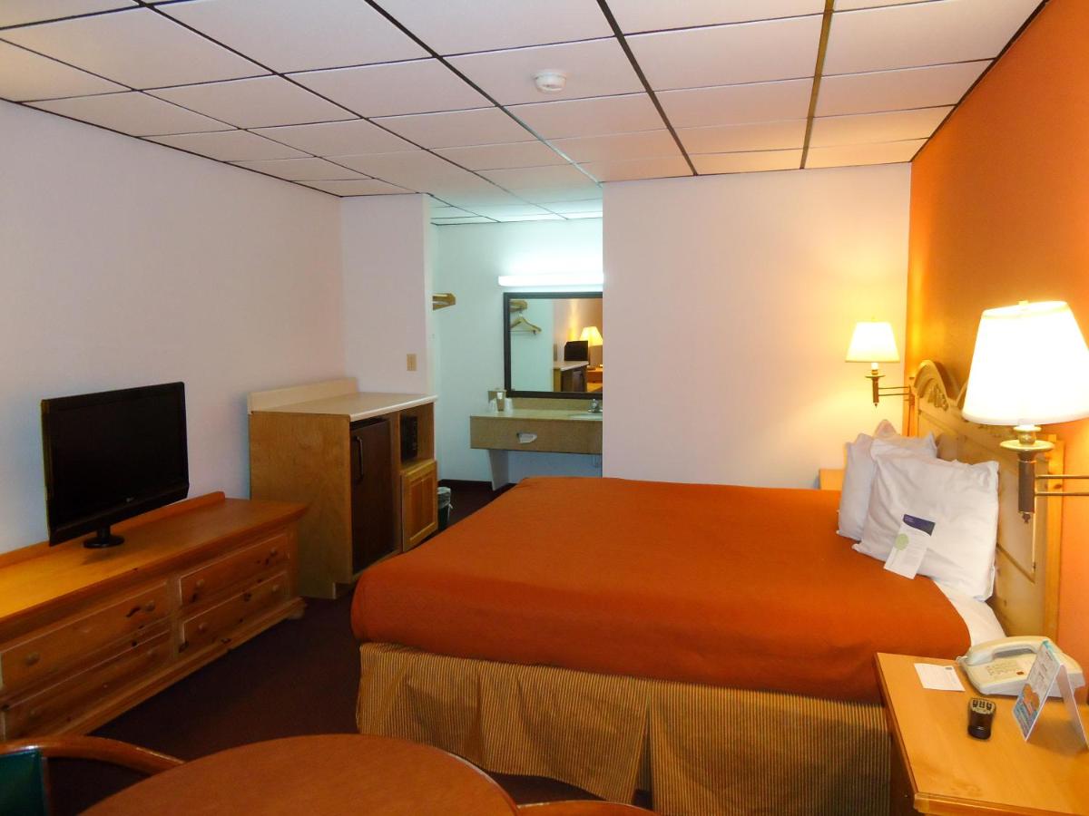 A & W MOTEL — photo 20