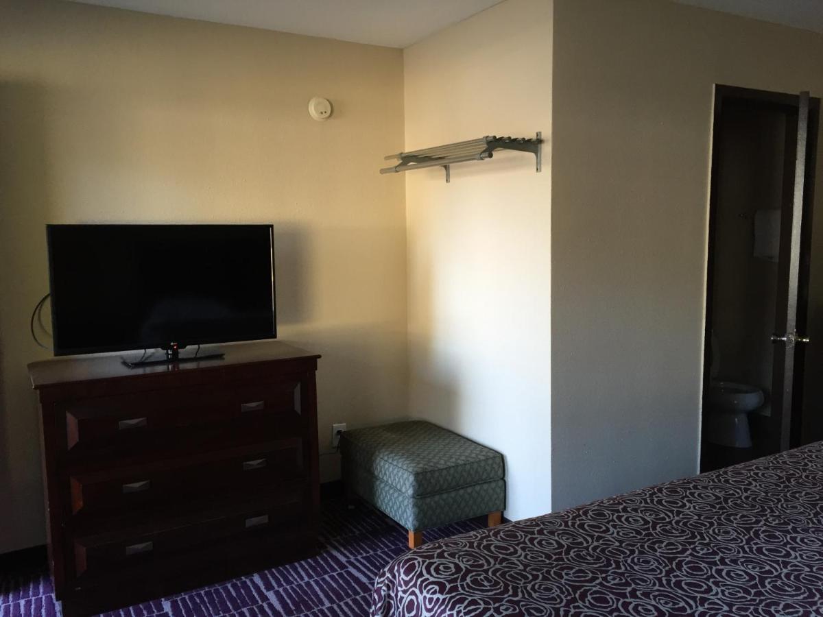 Economy Inn — photo 20