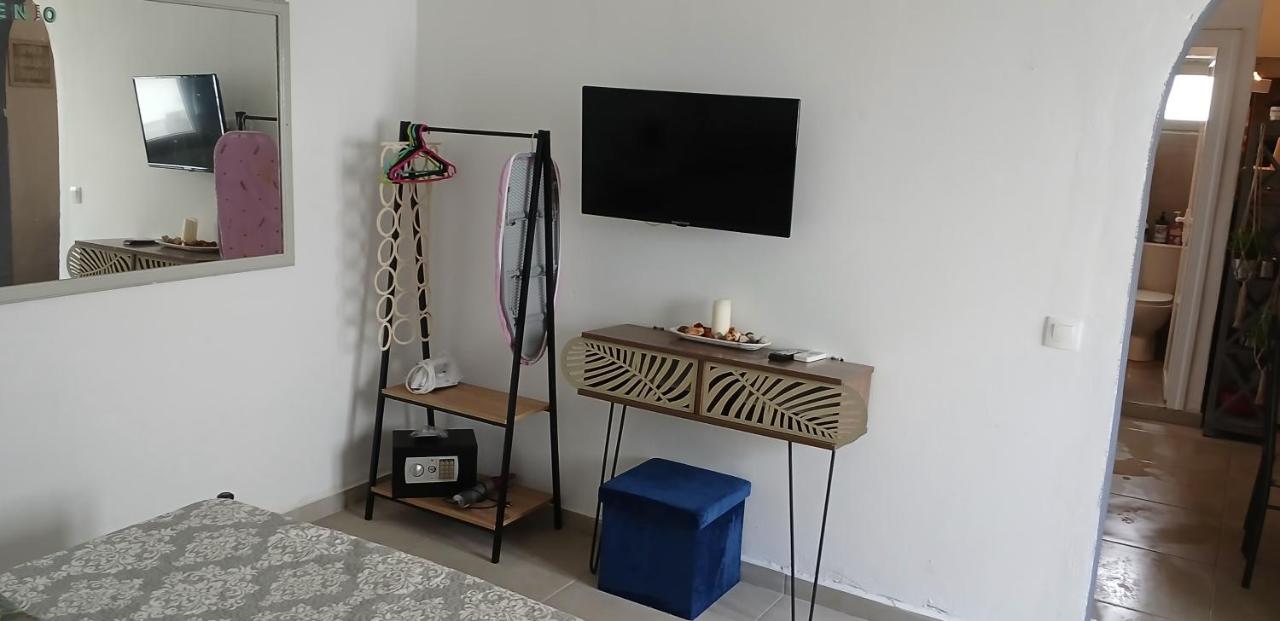 Central Apartments Fira NEW MANAGEMENT - 5