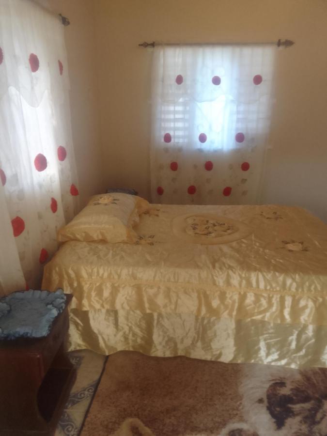 Richie Country Style Rest - 3