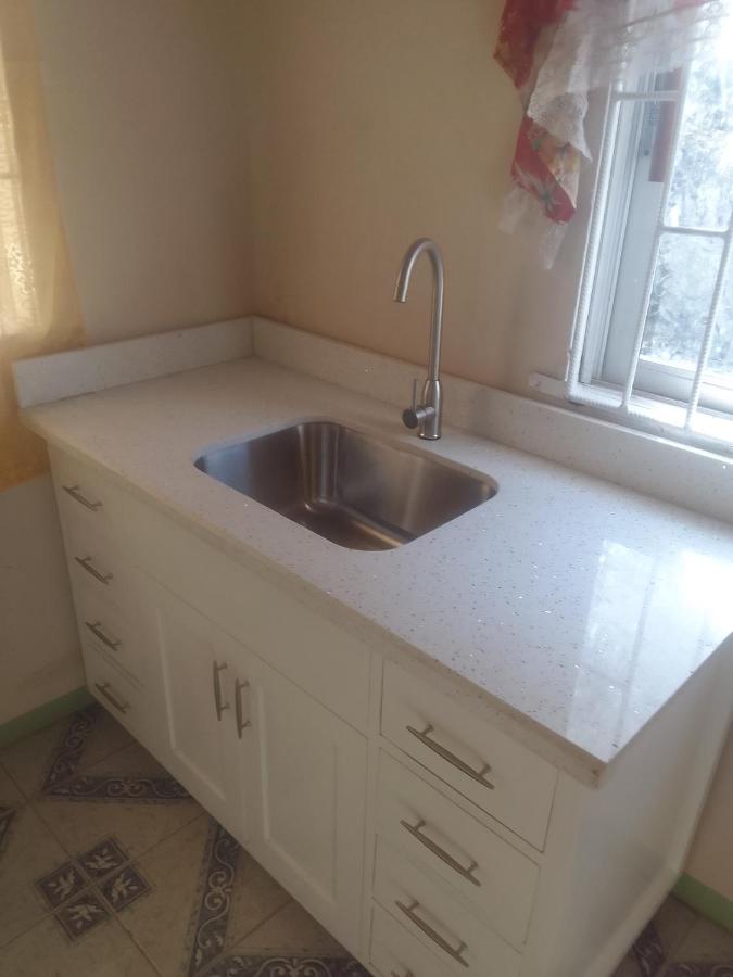 Richie Country Style Rest - 2