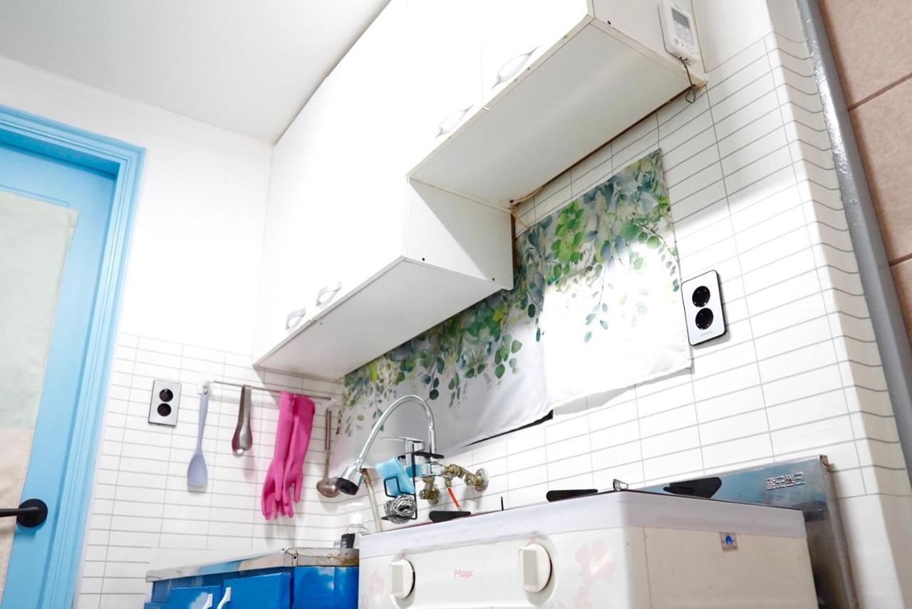 Hongdae&Sinchon 10min! 3 Beds, Late checkout, Bag storage, Parking, Pet, Netflix, Cook - 3